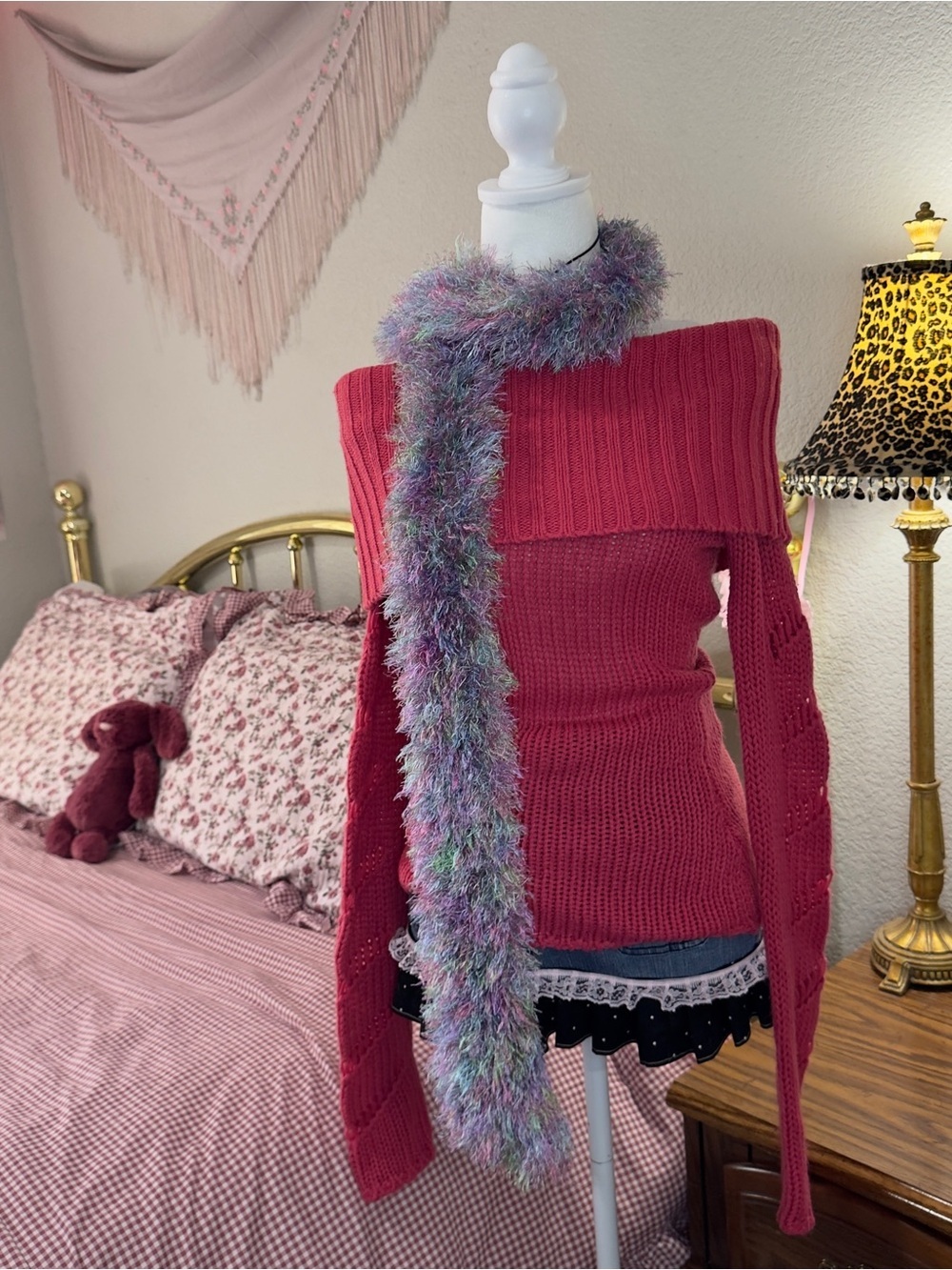 Y2K Shaggy Scarf - Picture 3 of 7